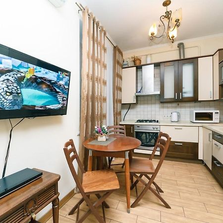 Квартира В Тихом Месте Шумного Мегаполиса Apartman Kijev Kültér fotó